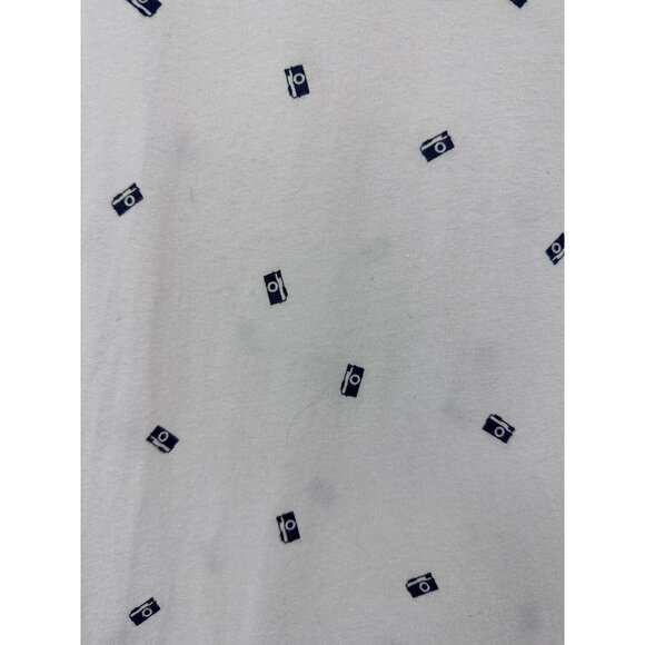 ๐ 2/$20 ๐ Gap White V-Neck T-Shirt With Camera Print Design XL - Picture 2 of 4